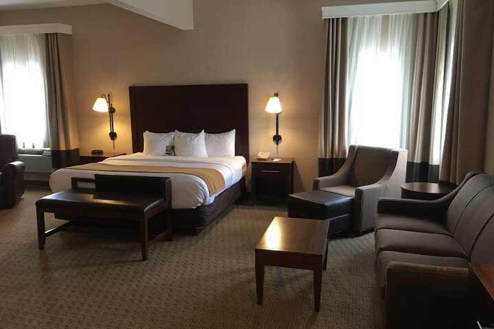 Room 35 of 61