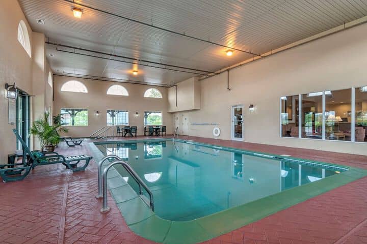 Pool 44 of 61